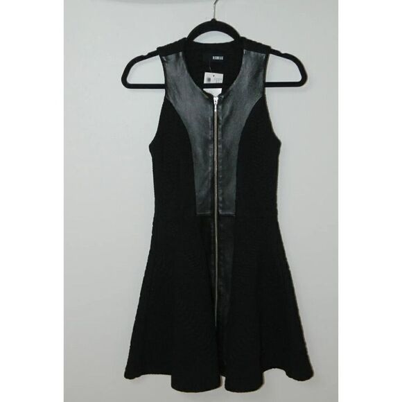 NICHOLAS Dresses & Skirts - NICHOLAS Intermix Dress Size 4 Black Chunky Knit Leather Trim Mini Front Zipper